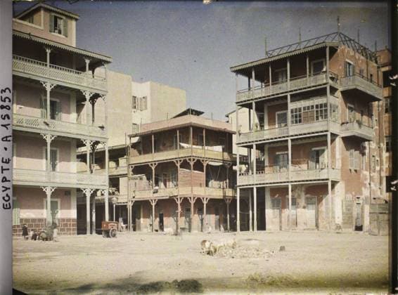 RECORD DATE NOT STATED Port-Said, Egypt, Africa in the western district of the city , 1918 - Near East, Egypt, Palestine, Cyprus - Paul Castelnau (photographic section of the armies) - (January 9 -October 6) (French - ï»¿Port-SaÃ¯d , Egypte , Afrique Dans le quartier occidental de la ville). Real animal, goat, child, western type architecture, home, balcony , loggia, street , neighborhood, Animal, human beings, Habitat , Architecture, Egypt, Port-Said, houses in the European district Copyright: xpiemagsx AKahnlpie020223-6955 !ACHTUNG AUFNAHMEDATUM GESCHÄTZT!