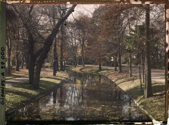 RECORD DATE NOT STATED Bordeaux, France the public garden , 1920-1921 - Charente, Gironde, Basse -PyrÃ nÃ es, Hautes PyrÃ nÃ es - Fernand Cuville (French - ï»¿Bordeaux , France Le jardin public). Canal, water coin, civil engineering, park , garden, Habitat , Architecture, France, Bordeaux, Jardin des Plantes Copyright: xpiemagsx AKahnlpie020223-21907 !ACHTUNG AUFNAHMEDATUM GESCHÄTZT!