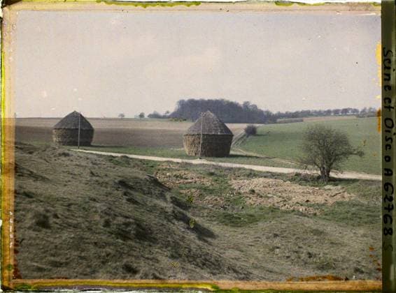 RECORD DATE NOT STATED Vallangoujard, France , 1930 - Ile -de -France - StÃ phane Passet - (June 28 -July 8) (French - ï»¿Vallangoujard , France). Landscape, agriculture , breeding, hay, field, Nature , environment, economic activity, Ile de France, Vallangoujard, fields and cultures region of MÃ ziere Copyright: xpiemagsx AKahnlpie020223-21278 !ACHTUNG AUFNAHMEDATUM GESCHÄTZT!