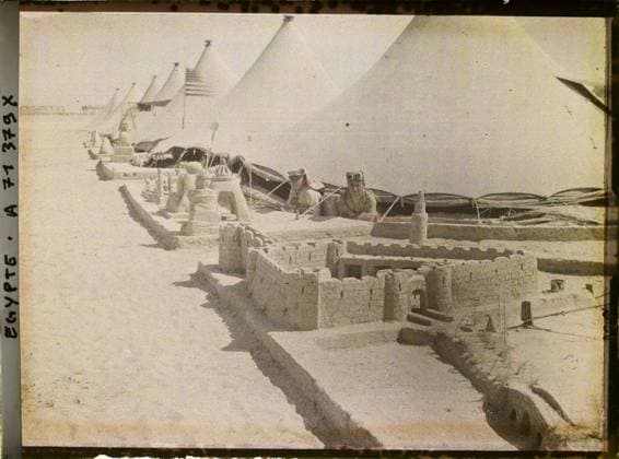 RECORD DATE NOT STATED IsmaÃ¯lia, Egypt, Africa tents of soldiers in the Ferry Post camp? , 1918 - Near East, Egypt, Palestine, Cyprus - Paul Castelnau (photographic section of the armies) - (January 9 -October 6) (French - ï»¿IsmaÃ¯lia , Egypte , Afrique Tentes de soldats dans le camp de Ferry Post ?). Foreign presence, tent, camp, army, International relations, society Copyright: xpiemagsx AKahnlpie020223-8142 !ACHTUNG AUFNAHMEDATUM GESCHÄTZT!