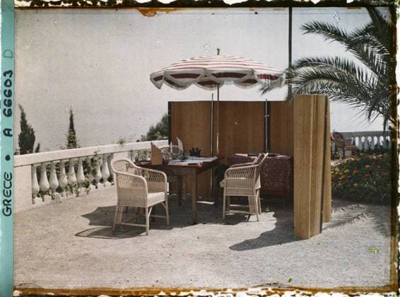 RECORD DATE NOT STATED Corfu, Greece the Achilleion - Table of the Emperor Guillaume II , 1913 - Balkans, Italy - Jean Brunhes and Auguste LÃ on - (September - October 23) (French - ï»¿Corfou , Grece L Achilleion - Table de l empereur Guillaume II). Terrace, furniture, emperor, villa, park , garden, balustrade, palace , castle, Habitat , Architecture, Greece, Corfu, the Achilleion - Table of the Emperor Guillaume II Copyright: xpiemagsx AKahnlpie020223-1394 !ACHTUNG AUFNAHMEDATUM GESCHÄTZT!
