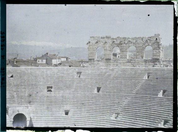RECORD DATE NOT STATED Verona, Italy inner view of the arenas , 1918 - Italy - Fernand Cuville - (March -August) (French - ï»¿VÃ rone , Italie Vue intÃ rieure des arenes). Archaeological vestige, amphitheater , arena, arc , arcade , arceau, antiquity, agglomeration panorama, Habitat , Architecture , Art, Italy, Verona, interior view of the arenas Copyright: xpiemagsx AKahnlpie020223-14725 !ACHTUNG AUFNAHMEDATUM GESCHÄTZT!