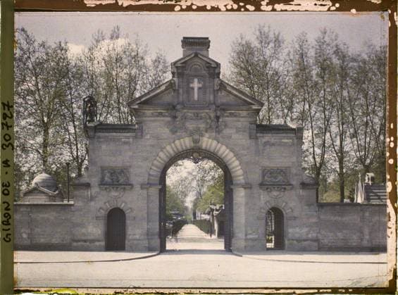 RECORD DATE NOT STATED Bordeaux, France , 1920-1921 - Charente, Gironde, Basse -PyrÃ nÃ es, Hautes PyrÃ nÃ es - Fernand Cuville (French - ï»¿Bordeaux , France). Cemetery, Christianity, Funeral Architecture, Door, Arc , Arcade , Arceau, Renaissance, Fronton, Religious Architecture, Religion , Habitat , Architecture , Art, France, Bordeaux, entrance to the Chartreuse cemetery Copyright: xpiemagsx AKahnlpie020223-23478 !ACHTUNG AUFNAHMEDATUM GESCHÄTZT!