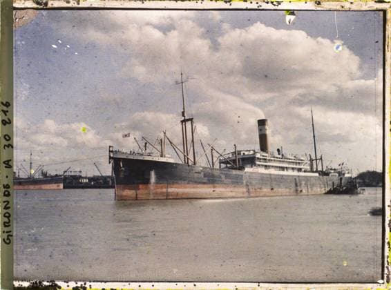 RECORD DATE NOT STATED Bordeaux, France , 1920-1921 - Charente, Gironde, Basse -PyrÃ nÃ es, Hautes PyrÃ nÃ es - Fernand Cuville (French - ï»¿Bordeaux , France). River, boat, sea transport, fireplace, river transport , lake, Transport, France, Bordeaux, Messaging ship leaving Copyright: xpiemagsx AKahnlpie020223-23414 !ACHTUNG AUFNAHMEDATUM GESCHÄTZT!