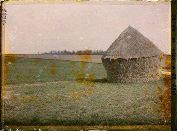 RECORD DATE NOT STATED Vallangoujard, France , 1930 - Ile -de -France - StÃ phane Passet - (June 28 -July 8) (French - ï»¿Vallangoujard , France). Landscape, agriculture , breeding, hay, field, Nature , environment, economic activity, Ile de France, Vallangoujard, wheat grindstones on the field of the harvest - the unprepared land for the new harvest Copyright: xpiemagsx AKahnlpie020223-21294 !ACHTUNG AUFNAHMEDATUM GESCHÄTZT!
