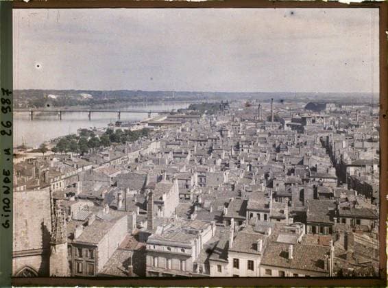RECORD DATE NOT STATED Bordeaux, France Panorama on the city and the Garonne , 1920-1921 - Charente, Gironde, Basse -PyrÃ nÃ es, Hautes PyrÃ nÃ es - Fernand Cuville (French - ï»¿Bordeaux , France Panorama sur la ville et la Garonne). River, hydrography, fireplace, agglomeration panorama, bridge, Nature , Environment, Habitat , Architecture, France, Bordeaux, Panorama on the Garonne Copyright: xpiemagsx AKahnlpie020223-21894 !ACHTUNG AUFNAHMEDATUM GESCHÄTZT!