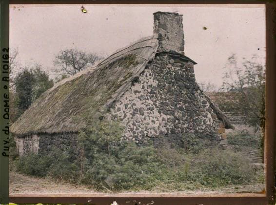 RECORD DATE NOT STATED Cotteuges, France , 1916-1917 - Auvergne - StÃ phane Passet - (September 1916 - February 1917) (French - ï»¿Cotteuges , France). Roof, rural architecture, home, fireplace, Habitat , Architecture, France, Cotge, old Auvegne houses Copyright: xpiemagsx AKahnlpie020223-9409 !ACHTUNG AUFNAHMEDATUM GESCHÄTZT!