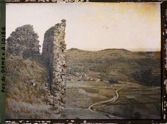 RECORD DATE NOT STATED Buron, France , 1916-1917 - Auvergne - StÃ phane Passet - (September 1916 - February 1917) (French - ï»¿Buron , France). Landscape, Mont , Mountain, archaeological vestige, road, volcano, fortified architecture, fortress, medium age, agglomeration panorama, Nature , Environment, Habitat , Architecture, Art, France, Buron, view of Yroude taken from the castle Copyright: xpiemagsx AKahnlpie020223-9435 !ACHTUNG AUFNAHMEDATUM GESCHÄTZT!