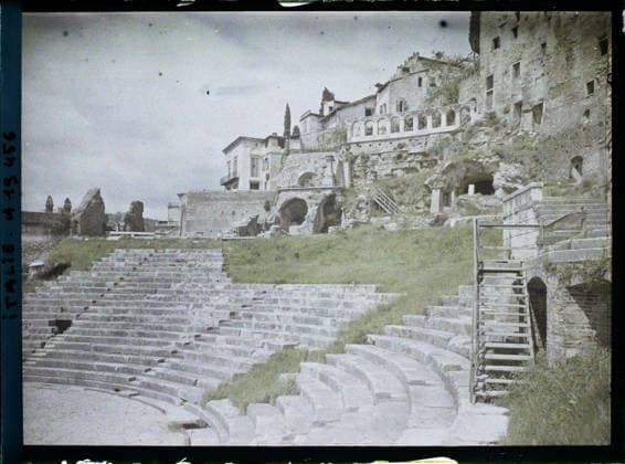RECORD DATE NOT STATED Verona, Italy the Roman theater , 1918 - Italy - Fernand Cuville - (March -August) (French - ï»¿VÃ rone , Italie Le ThÃ Ã¢tre Romain). Archaeological vestige, public civil architecture, antiquity, theater, Habitat , Architecture , Art, Italy, Verona, Roman theater Copyright: xpiemagsx AKahnlpie020223-14721 !ACHTUNG AUFNAHMEDATUM GESCHÄTZT!