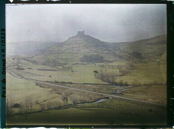 RECORD DATE NOT STATED Saint-Nectaire, France , 1916-1917 - Auvergne - StÃ phane Passet - (September 1916 - February 1917) (French - ï»¿Saint-Nectaire , France). Landscape, mont , mountain, valley, road, river, hydrography, fortress, Nature , Environment, France Copyright: xpiemagsx AKahnlpie020223-9483 !ACHTUNG AUFNAHMEDATUM GESCHÄTZT!