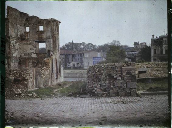 RECORD DATE NOT STATED Verdun , France , 1917 - North of France, Belgium - Paul Castelnau (photographic section of the armies) - (September 1-5) (French - ï»¿Verdun , France). River, commercial registration, ruins, front, bombardment, rubble, Registration , Information, First World War, Verdun, rue Rouyers. Defense organizations Copyright: xpiemagsx AKahnlpie020223-21110 !ACHTUNG AUFNAHMEDATUM GESCHÄTZT!