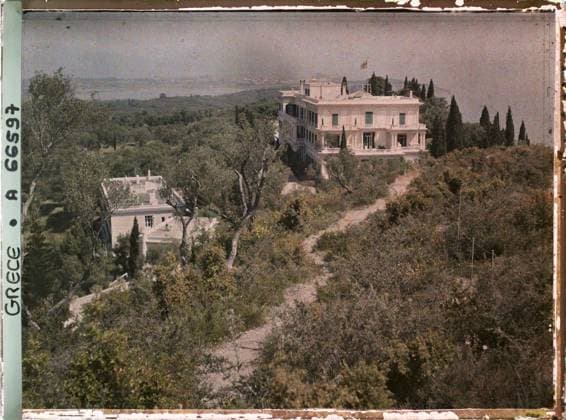 RECORD DATE NOT STATED Corfu, Greece L Achilleion - La Villa , 1913 - Balkans, Italy - Jean Brunhes and Auguste LÃ on - (September - October 23) (French - ï»¿Corfou , Grece L Achilleion - La villa). Column, balcony , loggia, villa, park , garden, palace , castle, Habitat , Architecture, Greece, Corfu, Achilleion - La Villa Copyright: xpiemagsx AKahnlpie020223-1387 !ACHTUNG AUFNAHMEDATUM GESCHÄTZT!