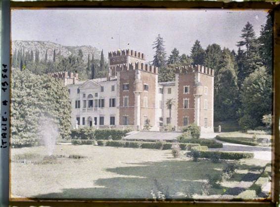 RECORD DATE NOT STATED Lake Garda, Italy Villa Albertini , 1918 - Italy - Fernand Cuville - (March -August) (French - ï»¿Lac de Garde , Italie Villa Albertini). Landscape, conifer, villa, fountain, park , garden, palace , castle, Nature , Environment, Habitat , Architecture, Italy, Lake Garda, Lake Garda (King s castle) Copyright: xpiemagsx AKahnlpie020223-14802 !ACHTUNG AUFNAHMEDATUM GESCHÄTZT!