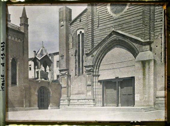 RECORD DATE NOT STATED Verona, Italy northern door of the cathedral (?) , 1918 - Italy - Fernand Cuville - (March -August) (French - ï»¿VÃ rone , Italie Porte nord de la cathÃ drale ( ? )). Church, Christianity, Porte, Religious Architecture, Religion , Habitat , Architecture, Italy, Verona, northern door of the cathedral Copyright: xpiemagsx AKahnlpie020223-14688 !ACHTUNG AUFNAHMEDATUM GESCHÄTZT!