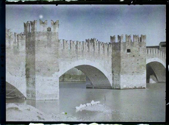 RECORD DATE NOT STATED Vero, Italy Pont Scaliger Ou Ponte Castel Vecchio , 1918 - Italy - Fernand Cuville - (March -August) (French - ï»¿VÃ rone , Italie Pont Scaliger ou ponte Castel Vecchio). River, civil engineering, public civil architecture, fortified architecture, fortifications, bridge, Habitat , Architecture, Italy, Verona, old castle bridge Copyright: xpiemagsx AKahnlpie020223-14699 !ACHTUNG AUFNAHMEDATUM GESCHÄTZT!
