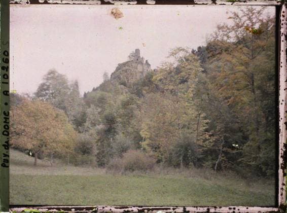 RECORD DATE NOT STATED Rambaud, France , 1916-1917 - Auvergne - StÃ phane Passet - (September 1916 - February 1917) (French - ï»¿Rambaud , France). Landscape, archaeological vestige, forest , wood, fortress, medium age, vegetation , botany, cliff, Nature , Environment, Habitat , Architecture, Art, France, Rauchaud, ruins of the castle of Rauchaud, Valley of the Couze Copyright: xpiemagsx AKahnlpie020223-9497 !ACHTUNG AUFNAHMEDATUM GESCHÄTZT!