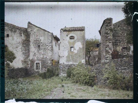 RECORD DATE NOT STATED Puy-de-DÃ me, France , 1916-1917 - Auvergne - StÃ phane Passet - (September 1916 - February 1917) (French - ï»¿Puy-de-DÃ me , France). Rural architecture, home, Middle Ages, Habitat , Architecture , Art, France, ruins of Rochefort Copyright: xpiemagsx AKahnlpie020223-9980 !ACHTUNG AUFNAHMEDATUM GESCHÄTZT!