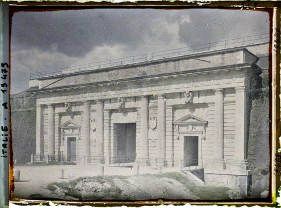 RECORD DATE NOT STATED Verona, Italy Porte Palio , 1918 - Italy - Fernand Cuville - (March -August) (French - ï»¿VÃ rone , Italie Porte Palio). Public civil architecture, door, fortifications, renaissance, Habitat , Architecture , Art, Italy, Verona, Porte Pallio Copyright: xpiemagsx AKahnlpie020223-14743 !ACHTUNG AUFNAHMEDATUM GESCHÄTZT!