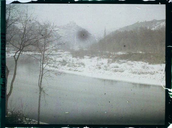 RECORD DATE NOT STATED Issoire, France , 1916-1917 - Auvergne - StÃ phane Passet - (September 1916 - February 1917) (French - ï»¿Issoire , France). Landscape, Mont , Mountain, Snow, Valley, River, Hydrography, Agglomeration Panorama, Nature , Environment, Habitat , Architecture, France, near Issoire, winter effects, surroundings of Issoire Copyright: xpiemagsx AKahnlpie020223-9536 !ACHTUNG AUFNAHMEDATUM GESCHÄTZT!