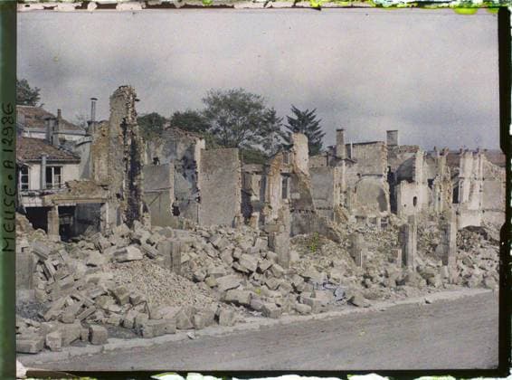 RECORD DATE NOT STATED Verdun , France , 1917 - North of France, Belgium - Paul Castelnau (photographic section of the armies) - (September 1-5) (French - ï»¿Verdun , France). Ruins, front, bombing, street , neighborhood, rubble, First World War, Habitat , Architecture, Verdun, rue Chevert Copyright: xpiemagsx AKahnlpie020223-21107 !ACHTUNG AUFNAHMEDATUM GESCHÄTZT!