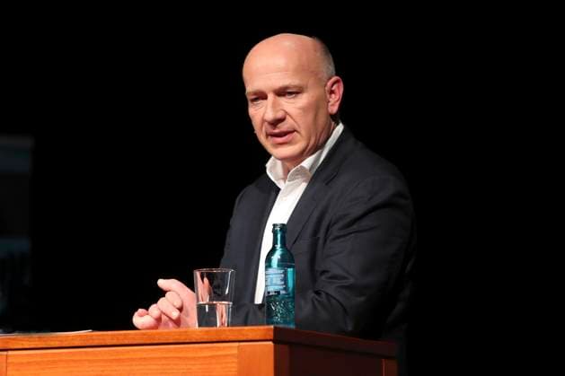 Dieter Hallervorden lädt zu einem politischen Gespräch mit Kai Wegner (CDU) ins Schlossparktheater ein. Kai Wegner ist der Spitzenkandidat der Berliner CDU zur Wiederholung der Wahl zum Abgeordnetenhaus von Berlin am 12.02.2023 *** Dieter Hallervorden invites to a political talk with Kai Wegner CDU in the Schlossparktheater Kai Wegner is the top candidate of the Berlin CDU for the repeat election to the Berlin House of Representatives on 12 02 2023