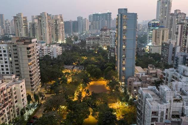 INDIA, Mumbai, suburb Goregoan INDIA, Mumbai, skyscraper in suburb Goregoan *** INDIEN, Mumbai, Stadtteil Goregoan, Hochhaeuser und Apartments Mumbai Maharashtra India