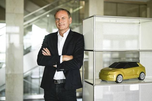 Oliver Blume Vorstandsvorsitzender VW *** NUR FÜR REDAKTIONELLE ZWECKE *** EDITORIAL USE ONLY ***<p>Oliver Blume Vorstandsvorsitzender Volkswagen am 24. August 2022 im Markenhaus auf dem Betriebsgelände in Wolfsburg. Deutschland Wolfsburg Copyright: RetoxKlar *** Oliver Blume Chairman of the Board of Management VW FOR EDITORIAL PURPOSES ONLY EDITORIAL USE ONLY p Oliver Blume Chairman of the Board of Management Volkswagen on August 24, 2022 at the Brand House on the factory premises in Wolfsburg Germany Wolfsburg Copyright RetoxKlar Copyright: RetoxKlar doc7mg3escslxxwdq6o6tj ,EDITORIAL USE ONLY