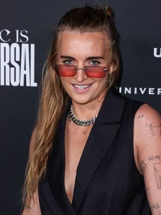 Universal Music Group 2023 65th GRAMMY Awards After Party Australian singer, songwriter, producer, drummer and musician G Flip (Georgia Claire Flipo) arrives at the Universal Music Group 2023 65th GRAMMY Awards After Party held at Milk Studios Los Angeles on February 5, 2023 in Los Angeles, California, United States. Milk Studios Los Angeles, Los Angeles, California California United States  Copyright: xImagexPressxAgencyx originalFilename: collin-universa230205_npzfC.jpg