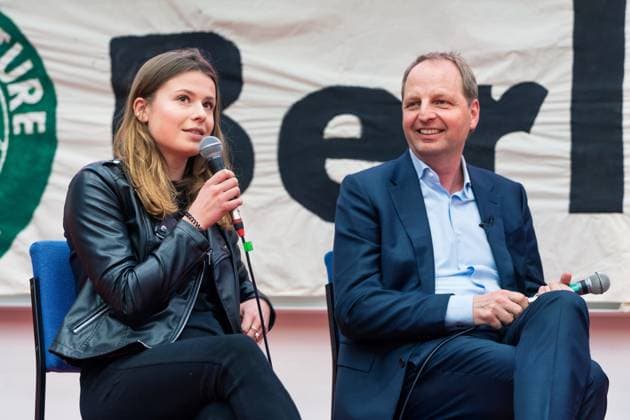 06.02.2023,Berlin,Deutschland,Klima-Podium zur Wiederholungswahl des Abgeordnetenhaus am 12.02.2023. Eine Veranstaltung durchgeführt von Fridays for Future.Technische Universität Straße des 17.Juni.Foto: Luisa Neubauer im Gespräch mit Thomas Heilmann (CDU) *** 06 02 2023,Berlin,Germany,Climate Panel on the repeat election of the House of Representatives on 12 02 2023 An event organized by Fridays for Future Technical University Straße des 17 Juni Photo Luisa Neubauer in conversation with Thomas Heilmann CDU