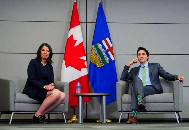 February 7, 2023, Ottawa, ON, Canada: Prime Minister Justin Trudeau meets with Alberta Premier Danielle Smith, as Canada s premiers meet in Ottawa on Tuesday, Feb. 7, 2023 in Ottawa. Ottawa Canada  - ZUMAc35_ 20230207_zaf_c35_059 Copyright: xSeanxKilpatrickx