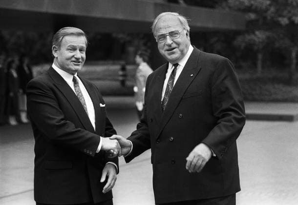 Deutschland, Bonn, 24.06.1992 Archiv.: 34-50-13 Neuseelaendischer Ministerpraesident in Bonn Foto: Bundeskanzler Helmut Kohl und James B. Bolger Neuseelaendischer Ministerpraesident in Bonn *** Germany, Bonn, 24 06 1992 Archive 34 50 13 New Zealand Prime Minister in Bonn Photo Chancellor Helmut Kohl and James B Bolger New Zealand Prime Minister in Bonn