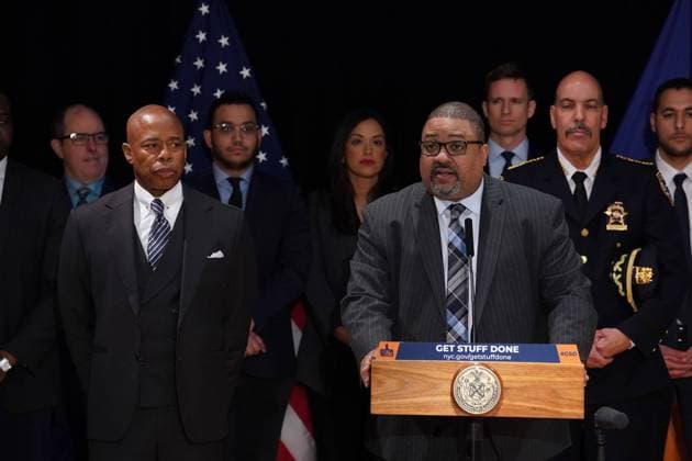 Eric Adams, Alvin L Bragg Jr at the press conference for Mayor Adams, D.A. Bragg Announce Joint Efforts to Combat Proliferation of Illegal, Unlicensed Cannabis Dispensaries, , New York, NY February 7, 2023. Photo By: Kristin Callahan Everett Collection at the press conference for Mayor Adams, D.A. Bragg Announce Joint Efforts to Combat Proliferation of Illegal, Unlicensed Cannabis Dispensaries, , New York, NY February 7, 2023. Photo By: Kristin Callahan Everett Collection PUBLICATIONXNOTxINxCANxCHNxFRAxITAxJPNxNORxPOLxRUSxESPxUKxUSA