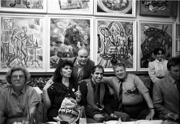 Adriano Celentano in Moscow 5626557 22.06.1987 Italian singer and actor Adriano Celentano with his wife, center, visit People s Artist of the USSR Zurab Tsereteli. Second right: ophthalmologist and eye microsurgeon Svyatoslav Fyodorov. Center, standing: theoretical physicist Yevgeny Velikhov. Marina Moscow Russia  Copyright: xMarinax