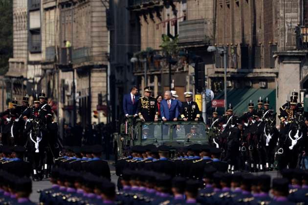 News Bilder des Tages President of Mexico presides over the March of Loyalty February 9, 2023, Mexico City, Mexico: The President of Mexico, Andres Manuel Lopez Obrador with the Secretaries of National Defense, Luis Crescencio Sandoval and of the Navy, Rafael Ojeda, at the 110th anniversary ceremony of the March of Loyalty  in the Zocalo in Mexico City. on February 9, 2023 in Mexico City, Mexico (Photo by Luis Barron Eyepix Group). Copyright: xLuisxBarronx xEyepixxGroupx LB20230209_LEALTAD_AMLO30
