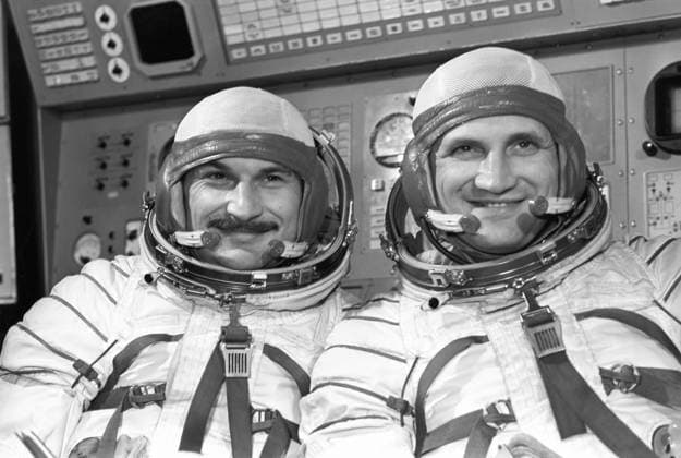 Cosmonauts Boris Volynov and Vitaly Zholobov after training 881992 01.03.1976 Crew members of spacecraft Soyuz-21 (accomplished a space mission in the period of July 6-August 24 of 1976), USSR pilot-cosmonauts, Hero of the Soviet Union, colonel Boris Volynov, right, and onboard engineer, lieutenant colonel Vitaly Zholobov after training. Yuri Gagarin cosmonaut training center. Alexander Mokletsov Sputnik Star City Moscow region Russia  Copyright: xAlexanderxMokletsovx