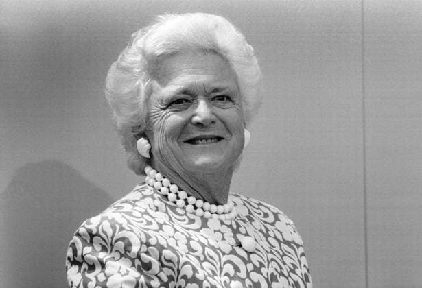 Deutschland, Muenchen, 05.07.1992 Archiv.: 35-12-01 Weltwirtschaftsgipfel Foto: Barbara Bush, Ehefrau von George Bush Weltwirtschaftsgipfel *** Germany, Munich, 05 07 1992 Archive 35 12 01 World Economic Summit Photo Barbara Bush, wife of George Bush World Economic Summit