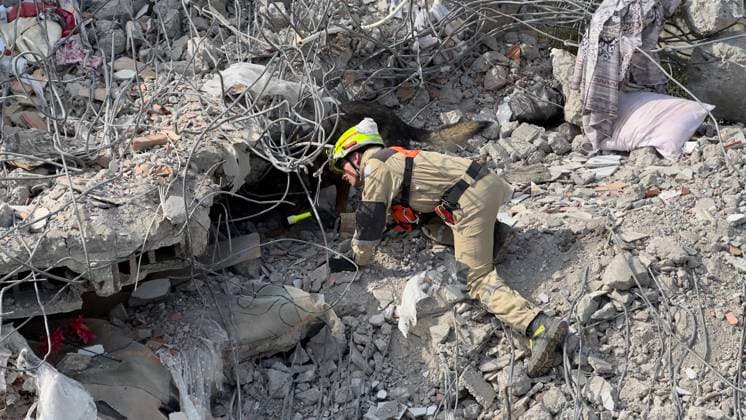 Bilder des Jahres 2023, News 02 Februar News Themen der Woche KW06 News Bilder des Tages Members of the Czech USAR team help with rescue work in the streets of the Turkish city of Adiyaman after the earthquakes of February 6 and 7, 2023, in this February 10, 2023 file photo. (CTKxPhoto PavelxNemecek) CTKPhotoF202302100005501  CTKPhotoF202302100005501