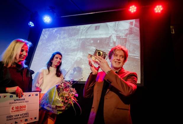 HILVERSUM - Eddy van Wessel wins the Silver Camera. Van Wessel was awarded the photo prize in Museum Hilversum for his photo series Ruins for freedom, a black and white photo series about the war in Ukraine. The prize is for the best journalistic photo of the past year. ANP MARCO DE SWART netherlands out - belgium out