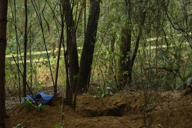 Clandestine grave found in forest in the State of Mexico with more than 60 bags of human remains, the second so far this year February 10, 2023 Lerma , Mexico : Aspects of the area where forensic experts from the State of Mexico conducted the proceedings where at least 9 clandestine graves were found in the forest on the border of the municipalities of Lerma and Ocoyoacac, unofficially have found a total of 68 packages with human remains, the area where these graves are still cordoned off to prevent the passage, where it is expected to continue working to locate more human remains. on February 10 , 2023 in Lerma, MÃ xico. (Photo by Arturo Hernandez Eyepix Group) Copyright: xArturoxHernandezx xEyepixxGroupx AH_100223_02