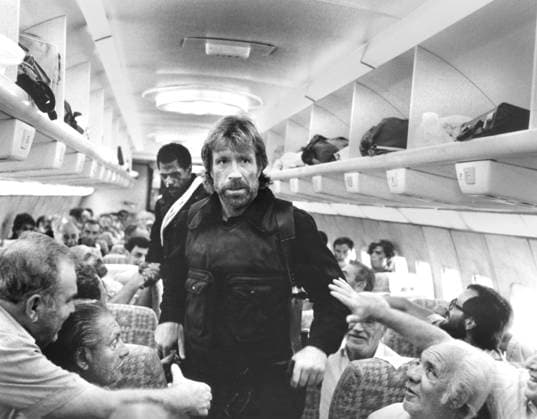Steve James, Chuck Norris, on-set of the Film, The Delta Force , The Cannon Group, 1986  Copyright: xABxArchivesx jtv016683