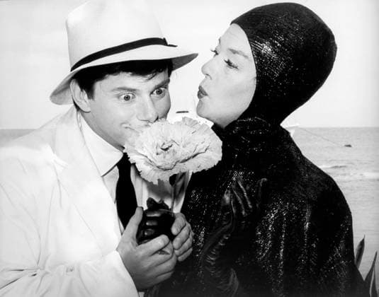 Robert Morse, Rosalind Russell, on-set of the Film, Oh Dad, Poor Dad, Mamma s Hung You in the Closet and I m Feelin So Sad , Paramount Pictures, 1967  Copyright: xABxArchivesx jtv016739