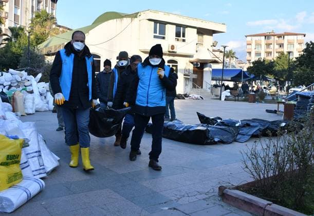 Dead bodies of those who lost their lives are brought to the Antakya Cemetery in Hatay. A powerful earthquake has hit a wide area in south-eastern Turkey, near the Syrian border, killing more than 6000 people and trapping many others. Copyright: CaglarxOskay 17841663