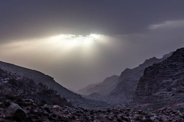 Creative Highlights World Hiking In Dana Biosphere Reserve In Jordan A sunset on a misty February day in the scenic landscape of Dana Biosphere Reserve in Jordan on January 11, 2023. Dana Jordan  Copyright: xDominikaxZarzyckax originalFilename: zarzycka-hikingin230211_npIAk.jpg