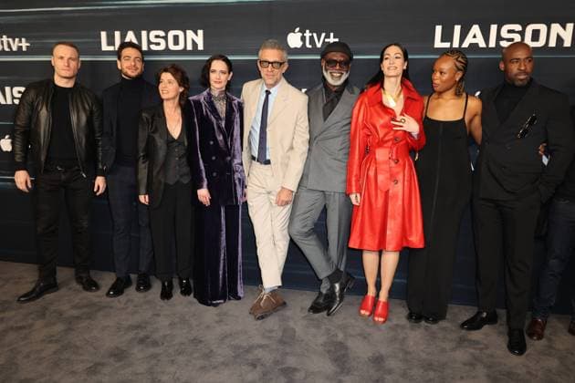 Bilder des Jahres 2023, Entertainment 02 Februar Entertainment Themen der Woche KW06 Entertainment Bilder des Tages ) Yan Tual, Marco Horanieh, Irene Jacob, Eva Green, Vincent Cassel, Eriq Ebouaney, LaÃ«titia EÃ¯do, Bukky Bakray, Daniel Francis, Thierry FrÃ mont, GÃ rard Lanvin and Stanislas Merhar attend the premiere of Liaison at Cinema Publicis on February 12, 2023 in Paris, France. Liaison is available to stream from February 24, 2023 on Apple TV. 288553 2023-02-12 Paris France  Copyright: xSebastienxFremontx xStarfacex STAR_288553_134