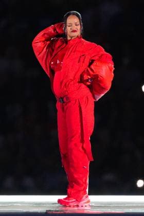 Mandatory Credit: Photo by Dave Shopland Shutterstock (13765256ar) Rihanna performing during the halftime show Philadelphia Eagles v Kansas City Chiefs, Super Bowl LVII, NFL, Half Time Show, University of Phoenix Stadium, Glendale Arizona, USA - 12 Feb 2023 Philadelphia Eagles v Kansas City Chiefs, Super Bowl LVII, NFL, Half Time Show, University of Phoenix Stadium, Glendale Arizona, USA - 12 Feb 2023  Copyright: xDavexShopland Shutterstockx 13765256ar