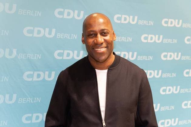 12.02.2023,Berlin,Deutschland,Tag der Wiederholung zur Wahl zum Abgeordnetenhaus von Berlin und zu den Bezirksverordnetenversammlungen.Abgeordnetenhaus von Berlin - Preußischer Landtag.Foto: Joe Chialo (CDU) *** 12 02 2023,Berlin,Germany,Day of the repetition for the election to the House of Representatives of Berlin and to the district councils House of Representatives of Berlin Prussian Parliament Photo Joe Chialo CDU