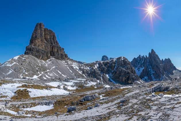 Creative Highlights World Toblinger Knoten, Paternkofel im Hintergrudn, Italien, Suedtirol, Dolomiten Toblin Tower, Paternkofel in background, Italy, South Tyrol, Dolomites BLWS679372 *** Toblinger Node, Paternkofel at backgrounds, Italy, South-Tirol, Dolomites Toblin tower, Paternkofel in background Italy, South Tyrol, Dolomites BLWS679372 Copyright: xblickwinkel S.xDerderx
