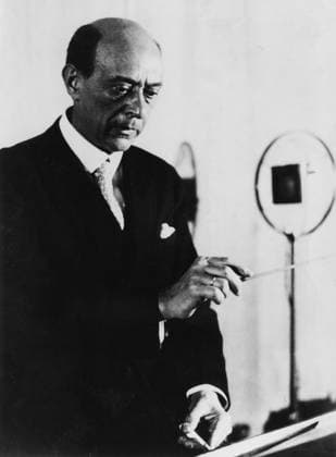 Arnold Schoenberg, Austrian composer Arnold Schoenberg, Austrian composer, teacher of composition, and leader of the Second Viennese School. As a result of Nazi persecution (he was Jewish) he moved to America in 1934, and became an American citizen in 1941. Seen here conducting, possibly for a recording. Date: 1874 - 1951  Copyright: Copyrightx(c)Geminix2023.xCredit:xGemini 12001964