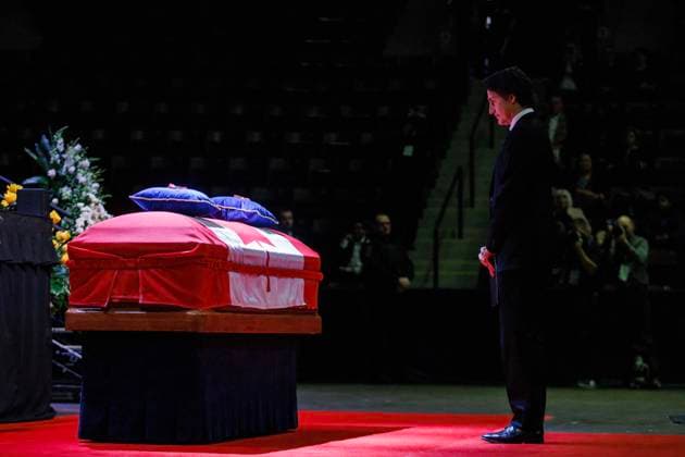 News Bilder des Tages February 14, 2023, MISSISSAUGA, ON, CANADA: Prime Minister Justin Trudeau stands by the casket of former Mississauga mayor Hazel McCallion during her state funeral at the Paramount Fine Foods Centre in Mississauga, Ontario, Tuesday, Feb.14, 2023. MISSISSAUGA CANADA  - ZUMAc35_ 20230214_zaf_c35_037 Copyright: xColexBurstonx