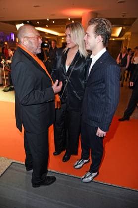Leonhard R. Mueller (Askania), Joel Beckenbauer mit Freundin Jessica Martl beim ASKANIA AWARD 2023 im Berlin Capital Club in Berlin am 14.02.2023